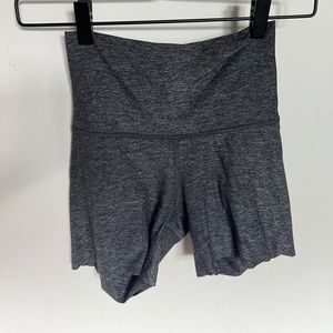 Cut off lulu lemon short